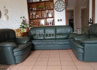 صالون جلد 5 مقاعد - حالة جيدة جدا