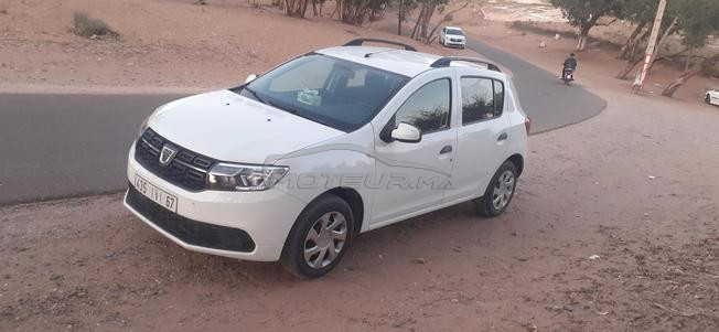   سيارة من نوع داسية سنديرو جديدة بدون مكيف