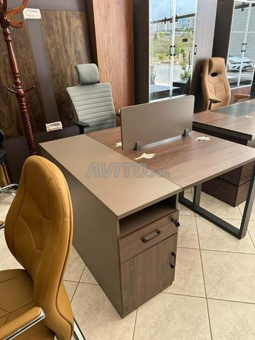 مجموعة متكاملة من الأثاث المدرسي طاولات كراسي