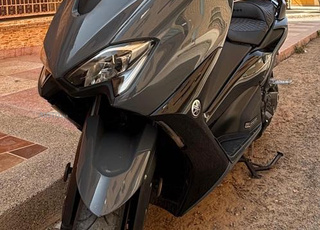Yamaha T-max 560 