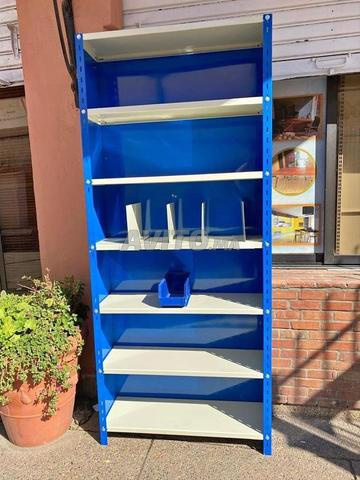 Rayonnage avec fond et parois vestiaire métallique