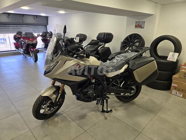 2025 Honda NT1100 DCT Suspensions Electroniques