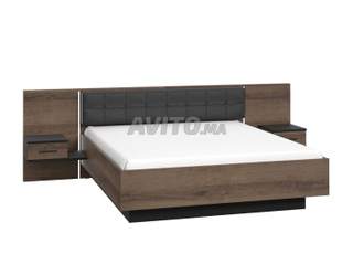 Lit et Deux Tables De Chevets 