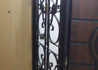 باب حديدي لبرطمة