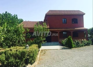 Belle Ferme titrée 2,2 ha Villa Piscine 300 arbres