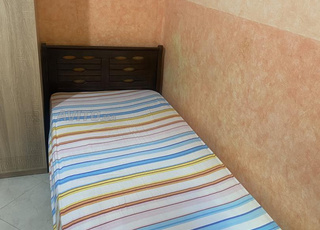 2 lits une place avec matelas – état quasi neuf