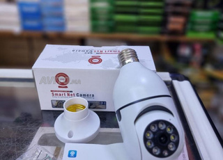 كاميرا مراقبة ذكية بدوران 360 تُركّب مكان المصباح 