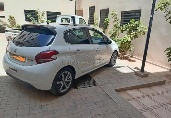 pugeot 208 model 2017 withe édition 
