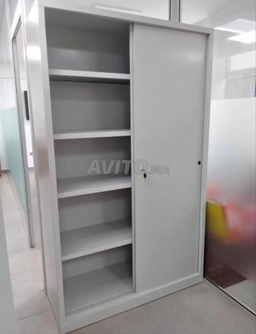 Armoire métallique avec deux portes battante  - 2