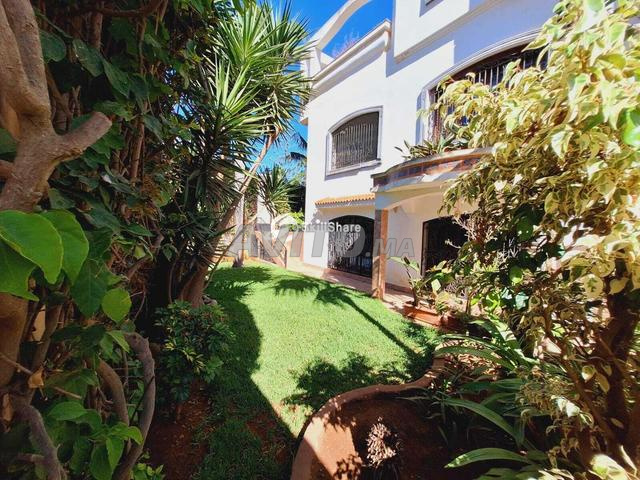 Villa 464 m² 3 façades – proche Casanearshore