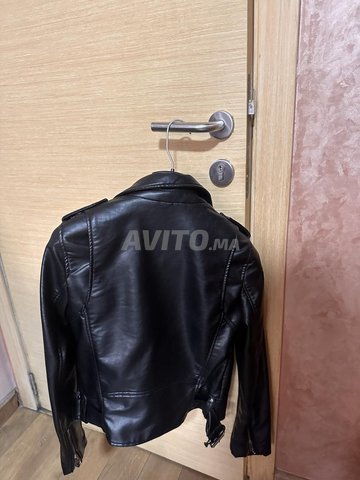 jackette en cuire zara taille S