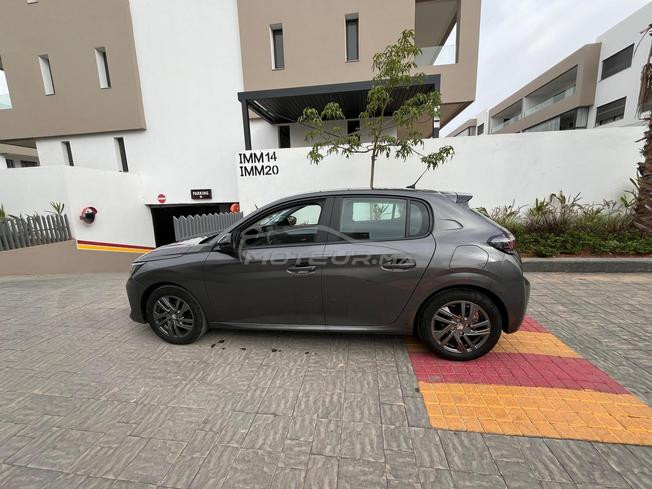 Peugeot 208 tout neuf