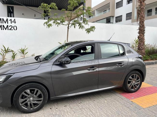 Peugeot 208 tout neuf
