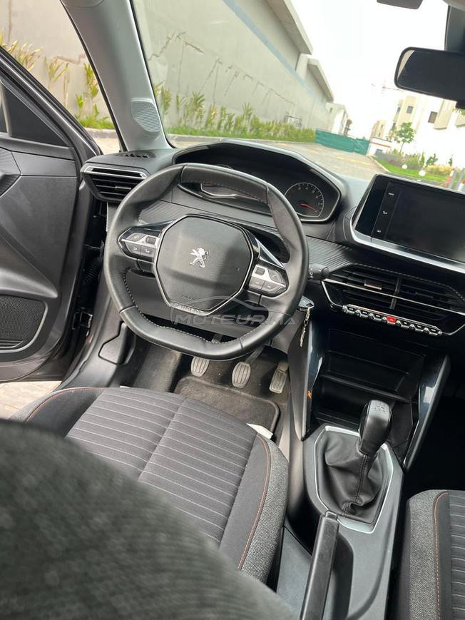 Peugeot 208 tout neuf