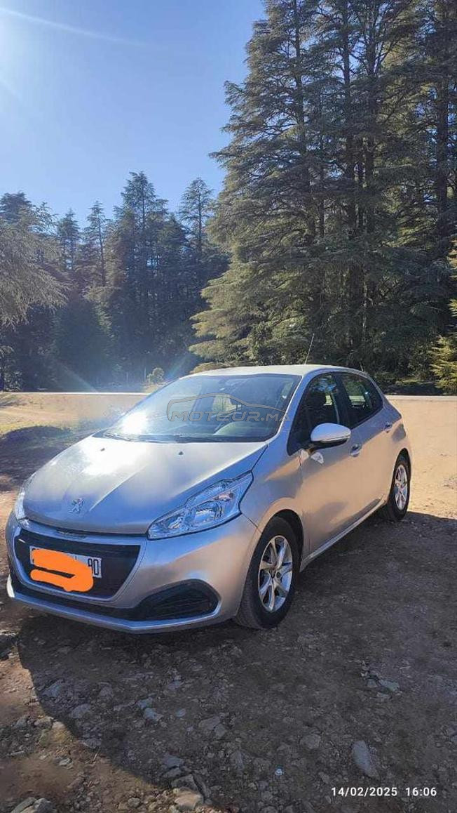 Peugeot 208 Diesel Manuelle 2017 à Azrou