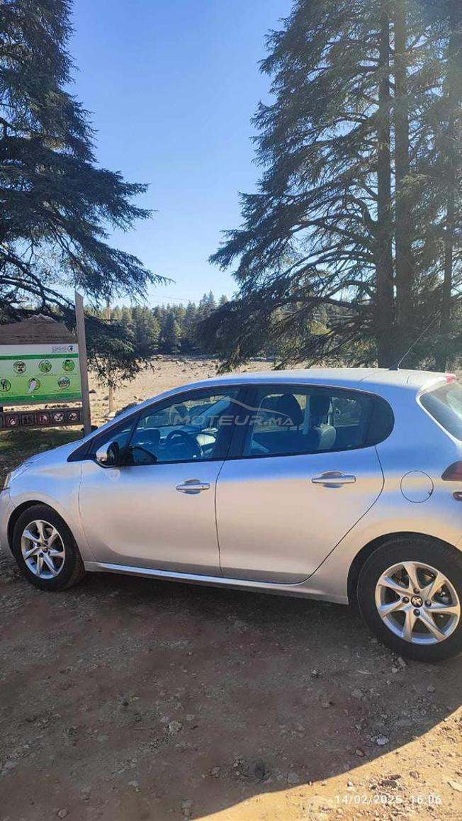 Peugeot 208 Diesel Manuelle 2017 à Azrou