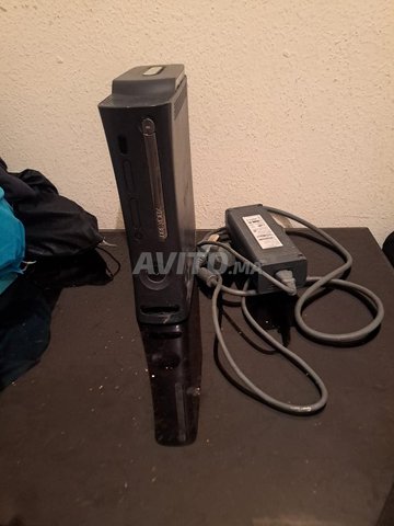 Xbox 360 sans manette et sans jeux