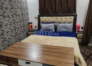 استوديو مفروش نظيف وهادئ