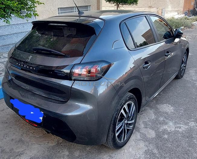 Peugeot 208 /2024 toute option 