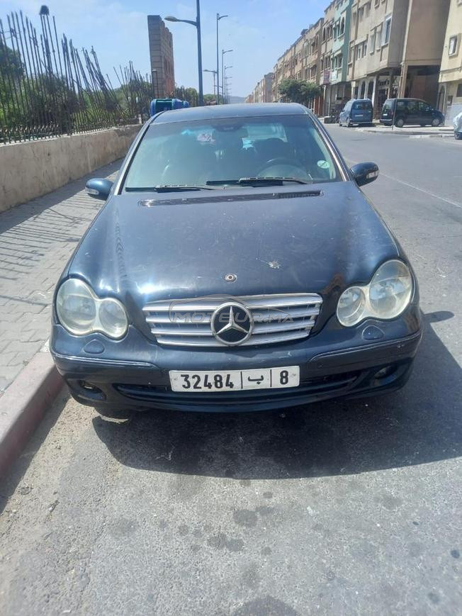 Mercedes-Benz210