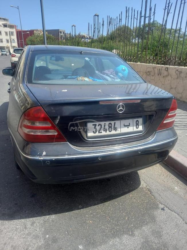 Mercedes-Benz210