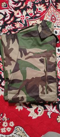 بدلة عسكرية فيها توب زوين رطب و مناسب حرارة  - 2