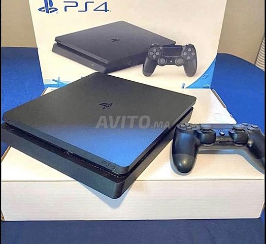 Ps4 Slim deux manettes