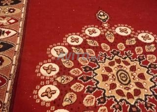 زربية كبيرة فيها 5 مترو على 2 ونص 