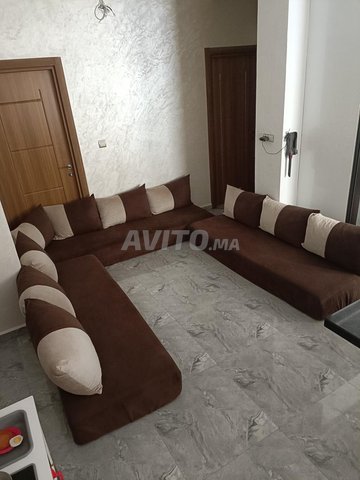 vend 3 ponges 10 coussins et le tissu