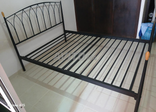 Lit en fer forgé avec 2 chevets 140/200