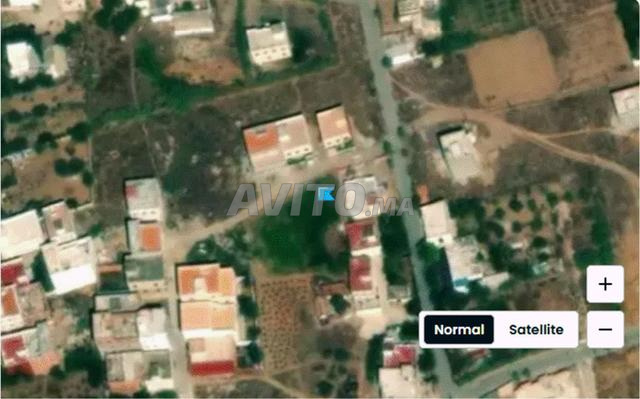 Terrain nu 325m2 deux façades  région de Rmillat.