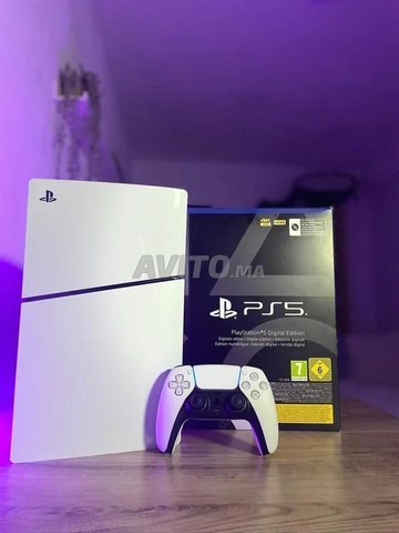 ps5 slim digital avec 650 jeux  