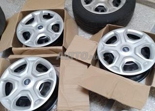 4  jantes Ford kuga  neuves à vendre 