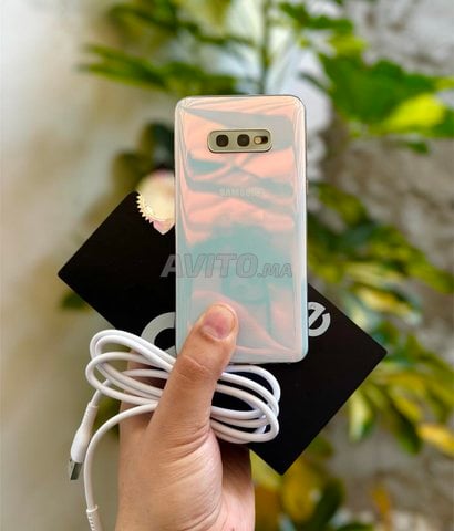 SAMSUNG S10E 128 GB