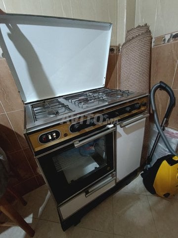 CUISINIERE 5F A GAZ AVEC FOUR