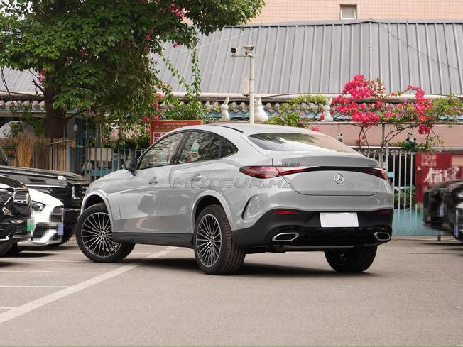 Mercedes-Benz 300 Essence Automatique 2025