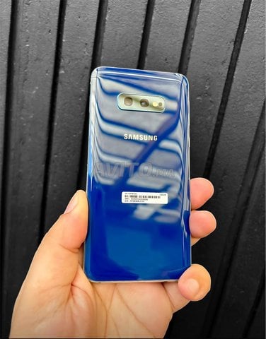 SAMSUNG S10E NEUF