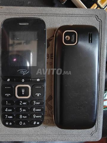 هاتف يدعم تسجيل مكالمات و راديو بدون انترنت 