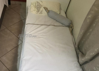 lit bebe et enfant et bureau