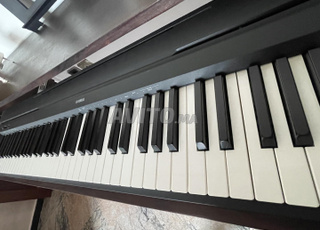Piano avec table à vendre 