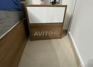 lit coffre table de chevet et coiffeuse 