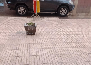 سيارة قوية وسريعة 