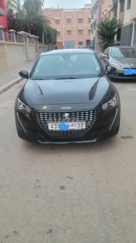 Peugeot 208 Diesel Manuelle 2023/6 à Agadir