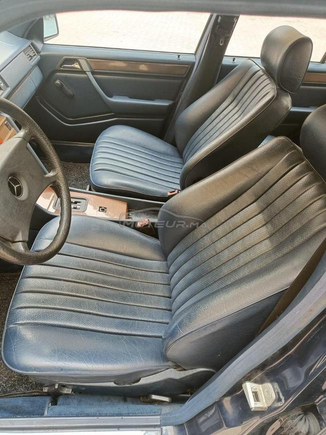 Mercedes-Benz 230 Essence Automatique 1989 à Nador