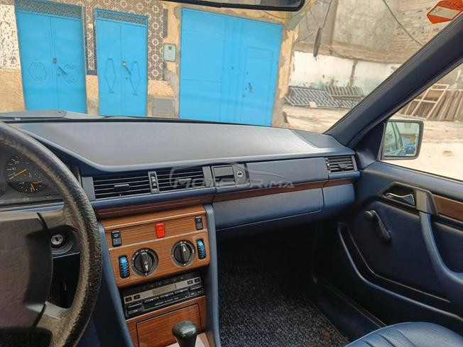 Mercedes-Benz 230 Essence Automatique 1989 à Nador