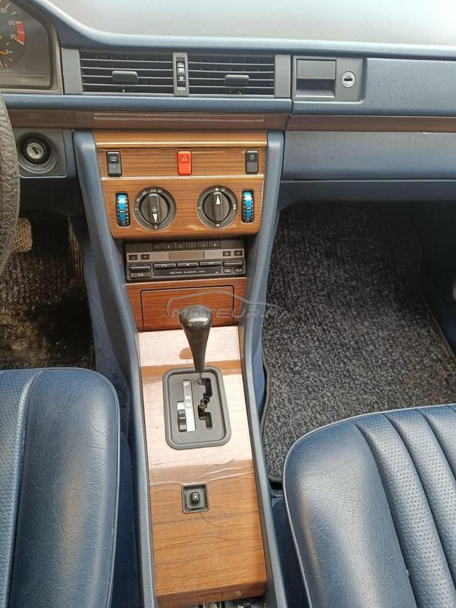 Mercedes-Benz 230 Essence Automatique 1989 à Nador