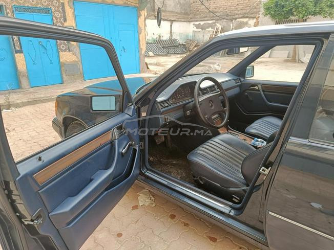 Mercedes-Benz 230 Essence Automatique 1989 à Nador