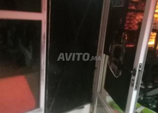 باب للحلاق او بلايستيشن  او..