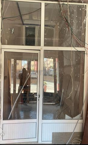 Urgent Porte en aluminium a vendre 3.10*1.92