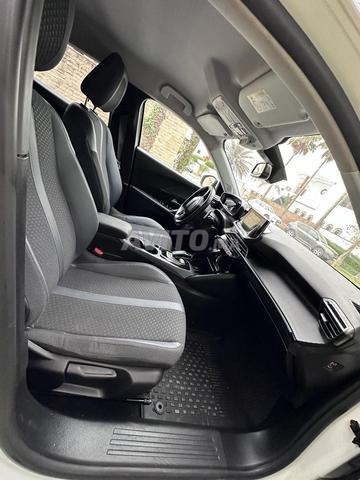 Peugeot 2008 Diesel Automatique 2021 à Kénitra - 2